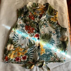 Vintage-Inspired Tropical Crop Top – Caribbean Joe (Size M, fits like a Small)